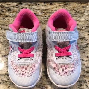 Nike toddler shoes size 7
